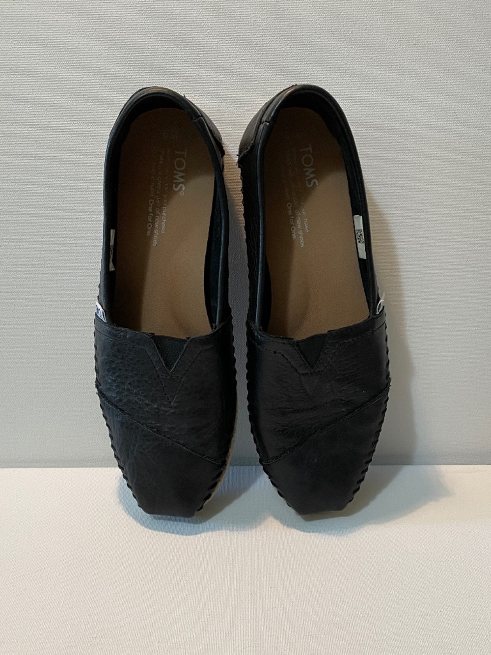 Toms Women's Size 8 Black Leather Espadrilles/Flats Slip-Ons